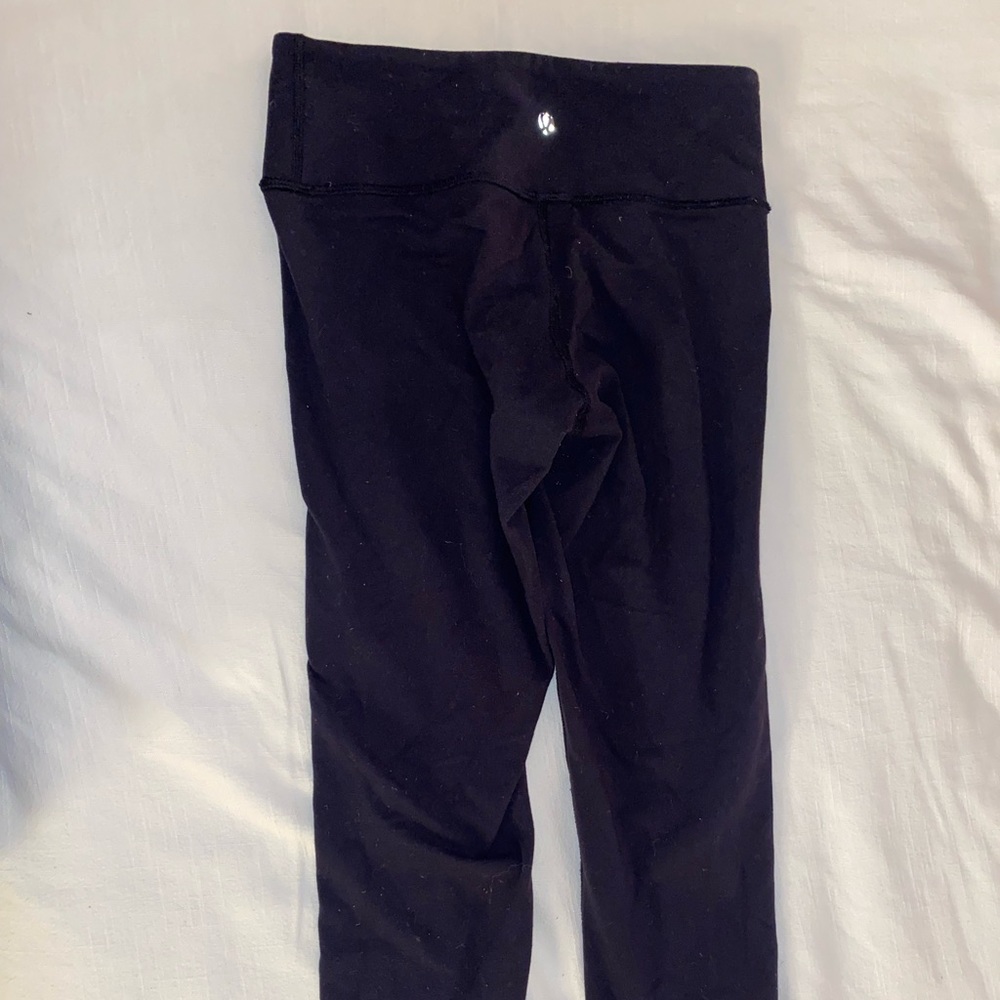 LULULEMON SIZE 4 LEGGINGS